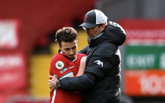 HLV Klopp đau đớn tột cùng, CĐV Liverpool đặt vòng hoa ở sân Anfield tưởng nhớ Diogo Jota