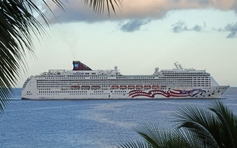 600 khách bị du thuyền bỏ rơi trong cơn hoảng loạn bởi sóng thần