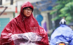 Mưa lớn trên 100 mm, vùng biển TP.HCM có sóng cao 3 m