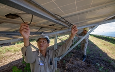 Điện mặt trời vướng pin và tài chính