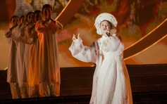 'Sao mai' Nguyễn Thu Hằng hát giữa non thiêng Yên Tử