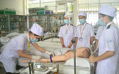 Lạ: Điểm chuẩn ngành điều dưỡng cao hơn ngành y khoa tại một trường đại học