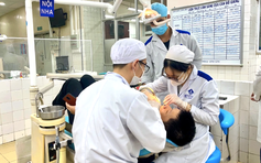 Toàn cảnh điểm chuẩn khối ngành sức khỏe 2025: Thay đổi ra sao ở từng trường, ngành?