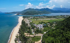 Những ngôi làng tuyệt đẹp ven biển: Làng bên biển Hàm Rồng hoang sơ