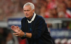 2 cựu HLV M.U Solskjaer và Mourinho đồng loạt bị sa thải, Amorim nín thở