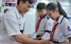 TP.HCM: Giải bóng bàn tứ hùng và trao học bổng cho trẻ em nghèo ở Củ Chi