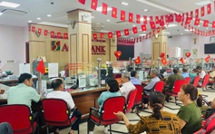 Agribank làm việc xuyên lễ đảm bảo việc tặng quà kịp thời cho người dân