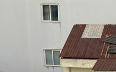 Ranh giới dưới 2 m, có được phép trổ cửa sổ sang nhà hàng xóm?