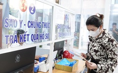 Hồ sơ chứng thực 'chất như núi', cách nào hết quá tải?