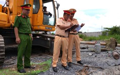 Đồng Tháp: Phạt tàu chở cát không rõ nguồn gốc trên sông Tiền