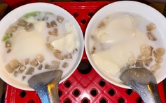 Xe tàu hũ 'âm phủ' bán giữa khuya, hơn 20 năm níu chân thực khách Cần Thơ