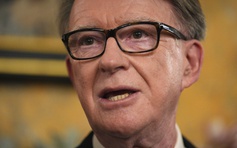 Đại sứ Anh tại Mỹ mất chức vì dính líu với tỉ phú ấu dâm