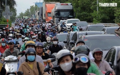 Nút giao Nguyễn Văn Linh - Nguyễn Hữu Thọ ùn tắc liên miên, Sở Xây dựng nói gì?