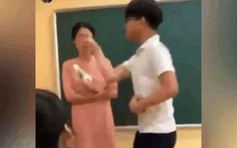 Buộc cách ly khỏi trường học với học sinh xúc phạm nhà giáo, bạn học
