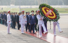 Đại biểu Đảng bộ MTTQ, các đoàn thể T.Ư vào Lăng viếng Chủ tịch Hồ Chí Minh