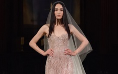 Nhà thiết kế Trần Hùng gây ấn tượng tại London Fashion Week