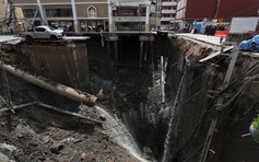 Hố tử thần sâu 50 m bất ngờ xuất hiện giữa lòng Bangkok