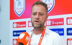 HLV Polking 'đừng nói CLB CAHN thắng may mắn', HLV Cebu cay đắng vì thua phút cuối