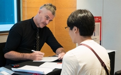 Nhiều bên nước ngoài 'độc quyền' trong thị trường khảo thí ngoại ngữ tại Việt Nam