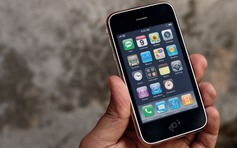 Gây bão mạng khi nâng cấp iPhone 3GS lên iPhone 17 Pro sau 16 năm