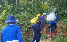 Vượt núi tìm dược liệu quý giúp bệnh nhân nghèo
