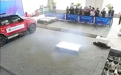 Ô tô điện có khả năng phóng pin 'tự cứu mình', giải pháp gây tranh cãi