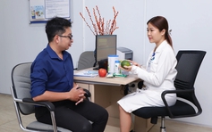 Alo bác sĩ nghe: Có nên nhịn ăn tối để giữ dáng thon, tránh tích mỡ bụng?