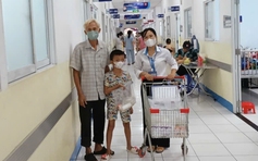 Bữa sáng yêu thương cho bệnh nhi nghèo