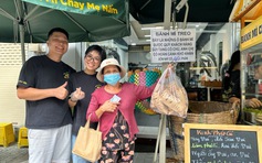 Bánh mì 'treo' nghĩa tình TP.HCM mùa Vu Lan: Câu chuyện chị chủ ăn chay trường