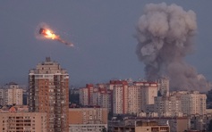 Ukraine tố Nga tấn công lớn chưa từng thấy, đánh trúng tòa nhà chính phủ ở Kyiv
