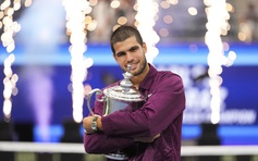 Alcaraz đăng quang Grand Slam Mỹ mở rộng 2025, Sinner thua khâm phục