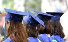 Vì sao ngành kinh tế, xã hội tỷ lệ sinh viên tốt nghiệp xuất sắc tăng cao?