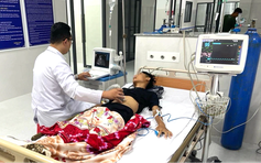 Bác sĩ bay gấp ra đặc khu Côn Đảo điều trị bệnh nhân tai nạn giao thông