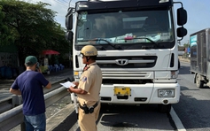 CSGT TP.HCM kiểm tra camera hành trình, xử lý hàng loạt tài xế vi phạm