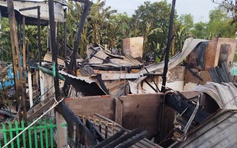 An Giang: Cháy 4 căn nhà, nghi do bất cẩn khi thắp nhang