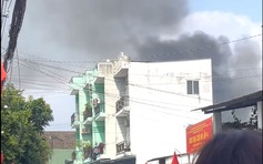 Điều tra nguyên nhân vụ cháy xưởng gỗ tại TP.HCM trong ngày đầu năm