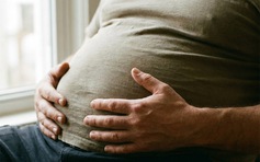 Bác sĩ 24/7: Bụng to ra, có phải có nhiều mỡ nội tạng?
