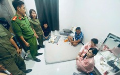 Đồng Nai bắt quả tang nhóm nam nữ 'bay lắc' ma túy trong phòng ngủ