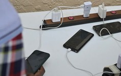 Vì sao smartphone dùng vẫn ổn nhưng cắm sạc là chậm?