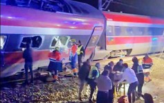 Tàu cao tốc đâm nhau tại Tây Ban Nha, 39 người chết