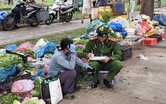 TP.HCM đồng loạt xử lý lấn chiếm lòng lề đường