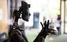 AI chưa thể thay con người, nhưng tạo ra 'siêu nhân viên'
