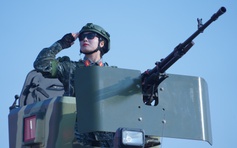 Những bóng hồng lặng lẽ tạo ‘lá chắn thép’ bảo vệ Đại hội Đảng