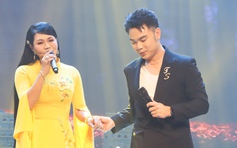 NSƯT Ngọc Huyền tình tứ với quán quân 'Solo cùng bolero' trên sân khấu