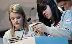 Meta, TikTok, YouTube ra tòa vì cáo buộc khiến thanh thiếu niên Mỹ nghiện mạng xã hội