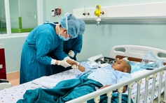 TP.HCM: Anh trai 10 tuổi hiến tế bào gốc cứu em 8 tuổi bị suy tủy nặng