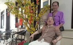 Nghề nuôi bệnh: Chăm hũ tro cốt, lo cơm cúng cho người đã khuất