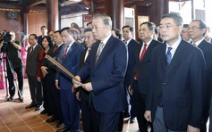 Tổng Bí thư Tô Lâm dâng hương tưởng niệm Chủ tịch Hồ Chí Minh tại Nghệ An