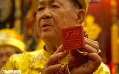 Khoảnh khắc hiếm: Đình thần An Khánh ở Thủ Thiêm mở ấn trăm năm lúc nửa đêm