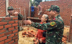 Tái thiết vùng rốn lũ: Xây nhà cho dân giữa đại ngàn Trường Sơn